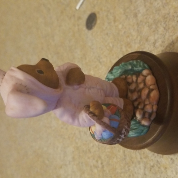 Vintage Lovable Teddies by Michael Hague APRIL Easter bear musical figurine 1986 - Picture 12 of 12